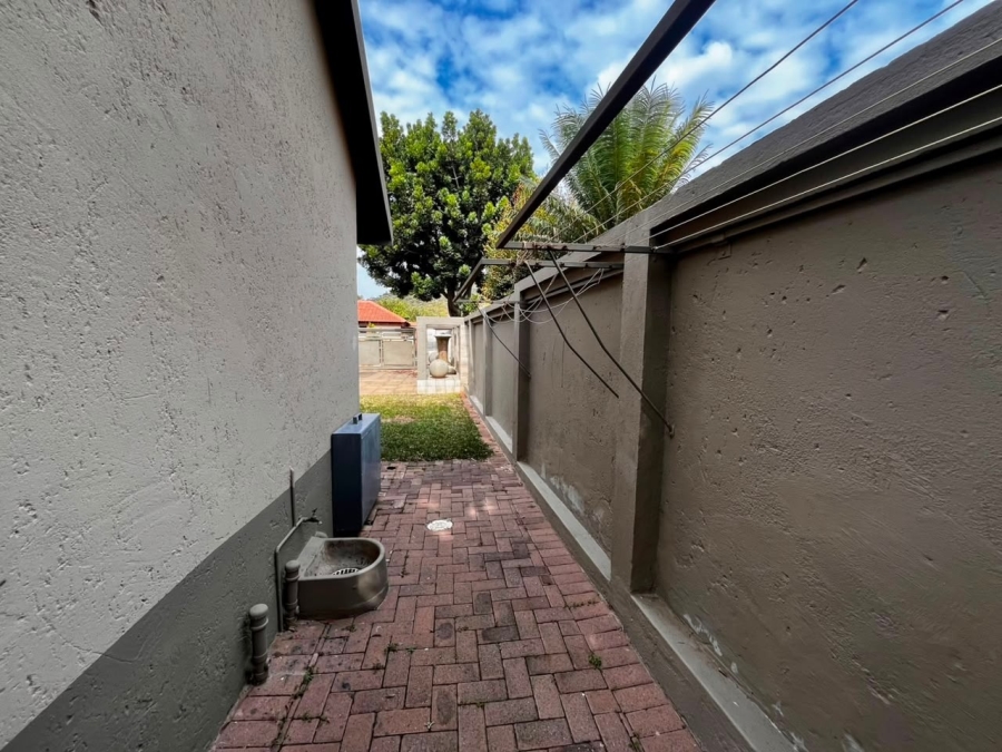 To Let 3 Bedroom Property for Rent in Cashan North West